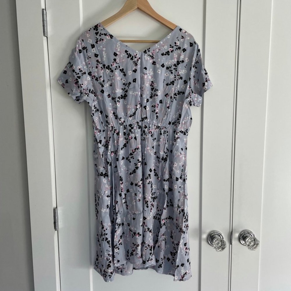 Seraphine Lilac Floral Maternity Dress Size 10 NWT - Picture 3 of 4